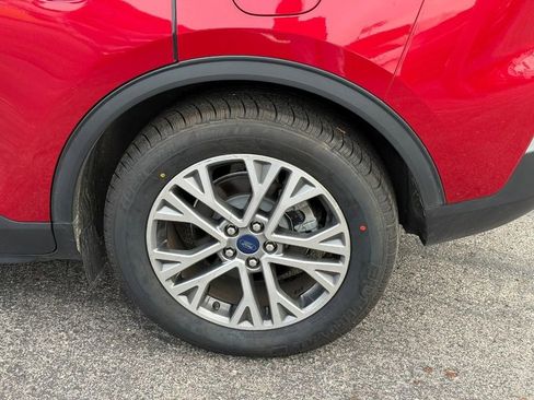 Used 2022 Ford Escape SEL image 9