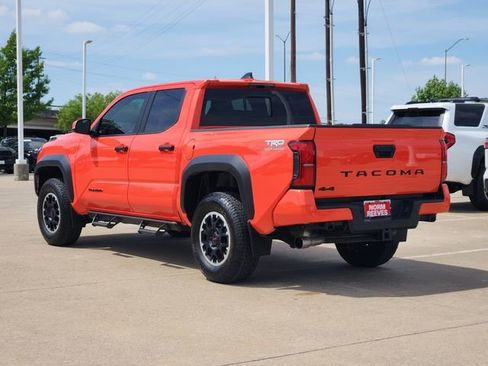 Used 2024 Toyota Tacoma TRD Off-Road w/ TRD Off Road Upgrade Package AWD/4WD image 4