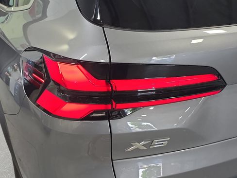 Used 2025 BMW X5 xDrive40i AWD/4WD image 33