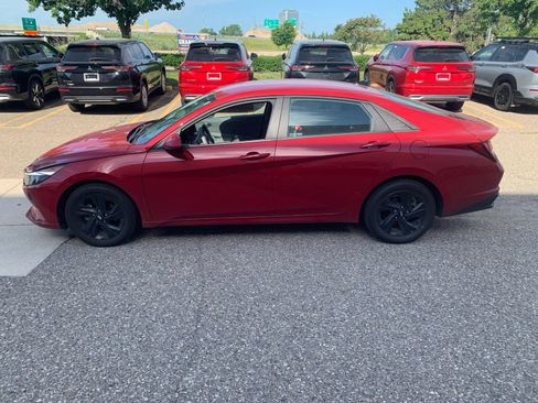 Certified 2023 Hyundai Elantra SEL FWD image 6