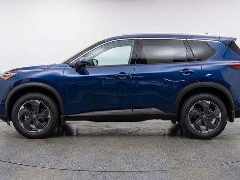Used 2025 Nissan Rogue SV FWD image 5