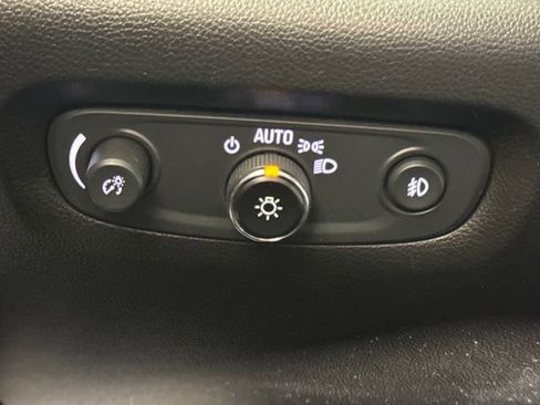 Used 2021 Chevrolet Traverse High Country AWD/4WD image 37