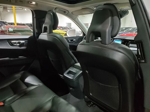 Used 2019 Volvo XC60 T6 Momentum w/ Advanced Package AWD/4WD image 23