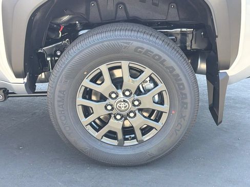 New 2026 Toyota 4Runner SR5 AWD/4WD image 17