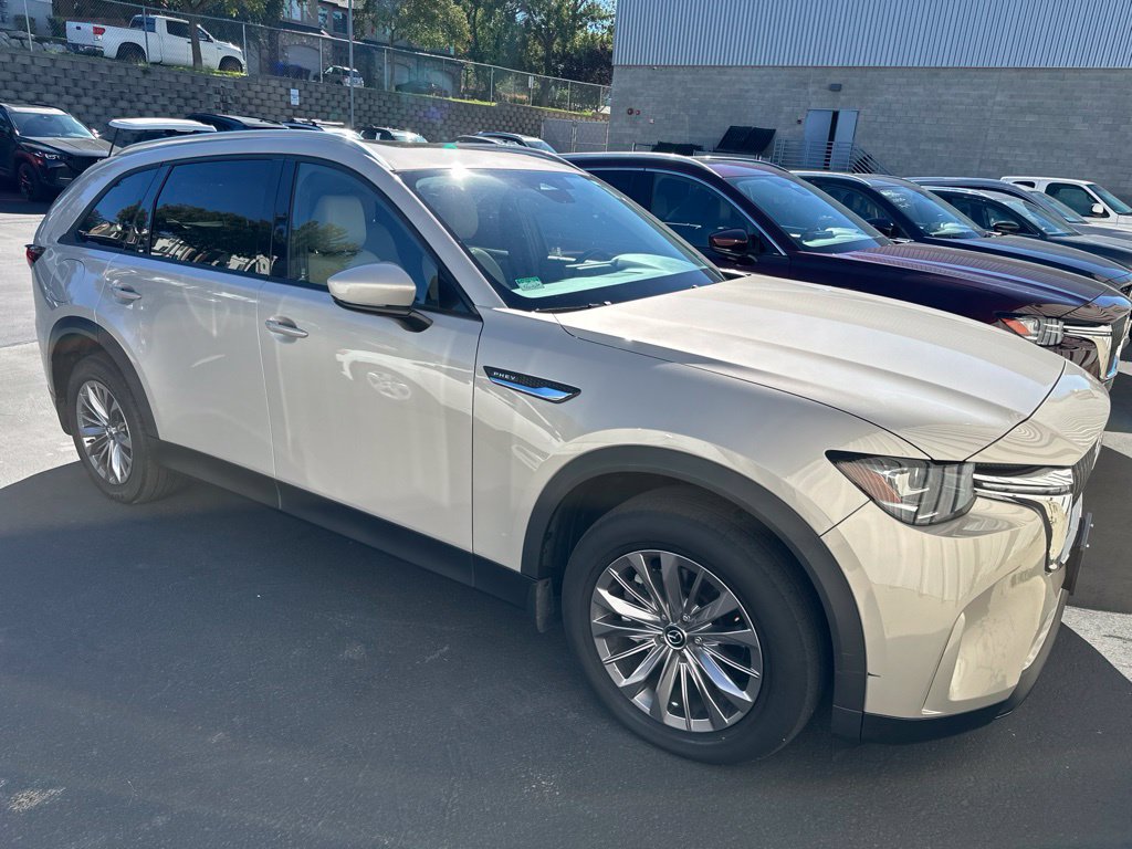 Used 2024 MAZDA CX-90 Plug-In Hybrid w/ Preferred AWD/4WD image 2
