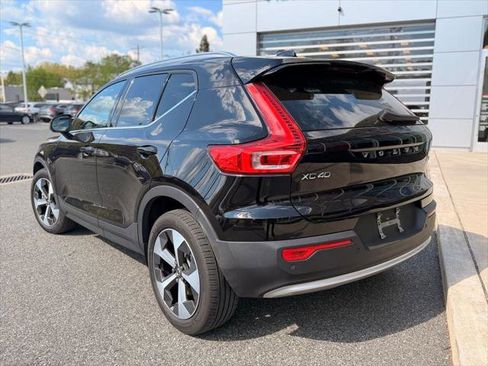 Used 2023 Volvo XC40 B5 Plus w/ Protection Package Premier AWD/4WD image 4