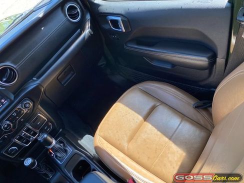Used 2021 Jeep Wrangler Unlimited Sahara w/ Dual Top Group AWD/4WD image 16
