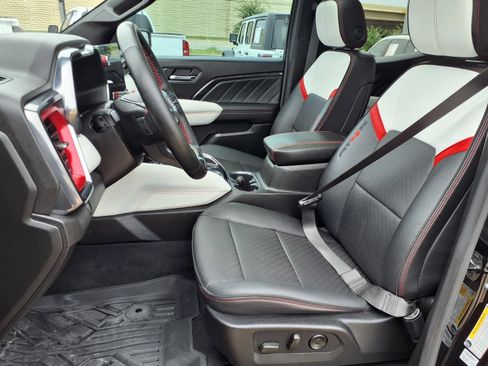 Used 2024 GMC Canyon AT4X AWD/4WD image 23