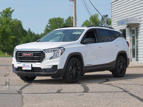 Used 2022 GMC Terrain SLE w/ Driver Convenience Package AWD/4WD image 8