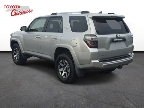 Used 2018 Toyota 4Runner TRD Off-Road Premium AWD/4WD image 7