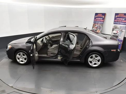 Used 2011 Chevrolet Malibu LS image 7