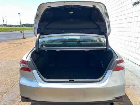Used 2024 Toyota Camry LE FWD image 31