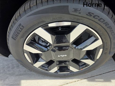 New 2027 Kia Telluride S image 8