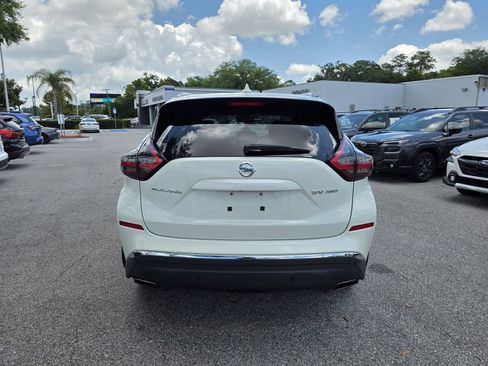 Used 2019 Nissan Murano SV w/ Premium Package AWD/4WD image 4