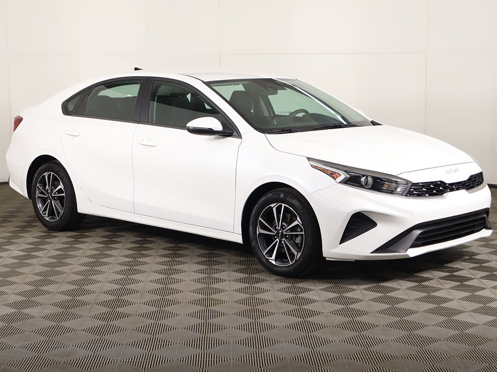 Used 2024 Kia Forte LXS w/ LXS Technology Package FWD image 2