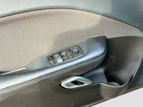 Used 2022 Dodge Challenger GT image 17