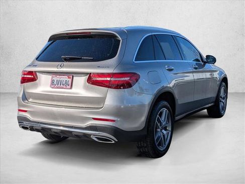 Used 2019 Mercedes-Benz GLC 300 4MATIC image 5