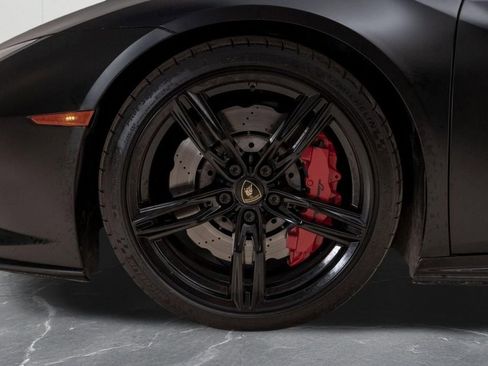 Used 2020 Lamborghini Huracan EVO image 41