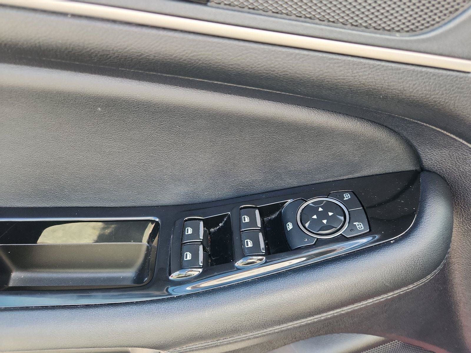 Used 2019 Ford Edge SEL w/ Equipment Group 201A AWD/4WD image 17
