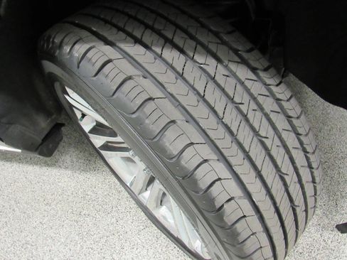 Used 2020 Chevrolet Tahoe Premier w/ Premier Plus Edition image 18