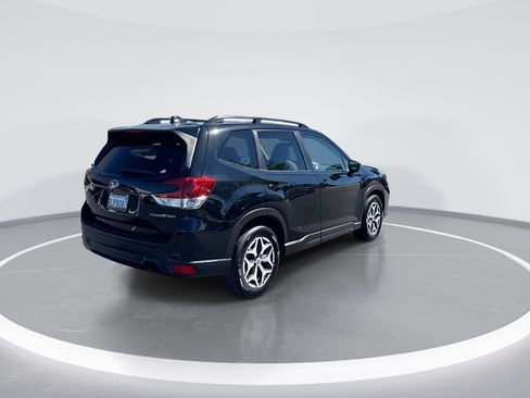Used 2019 Subaru Forester Premium AWD/4WD image 8