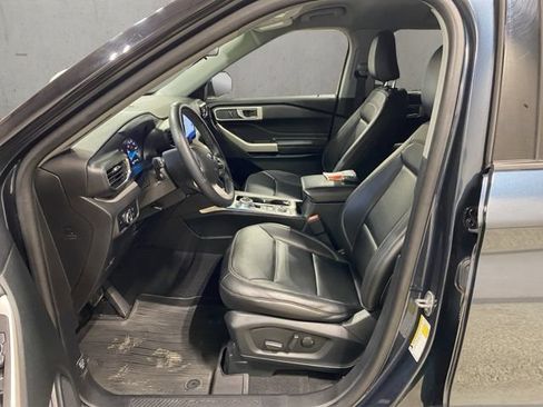 Certified 2023 Ford Explorer XLT w/ Equipment Group 202A AWD/4WD image 12