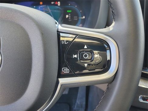 Certified 2025 Volvo XC60 T8 Plus w/ Protection Package Premier image 20