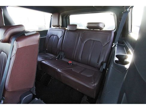 Used 2023 Ford Expedition Max Limited image 13