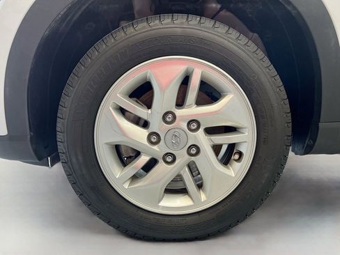 Used 2021 Hyundai Venue SE image 28