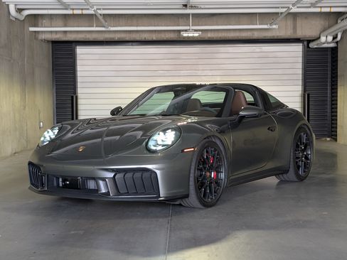 Used 2026 Porsche 911 Targa 4 GTS AWD/4WD image 38