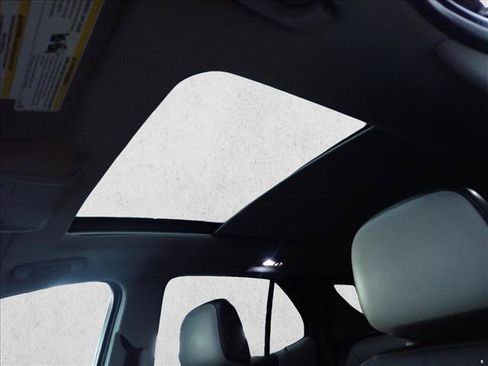 Used 2018 Chevrolet Equinox Premier AWD/4WD image 15
