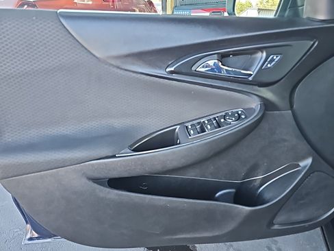 Used 2016 Chevrolet Malibu LT FWD image 11