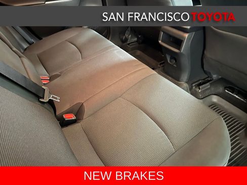 Used 2021 Toyota RAV4 LE image 17