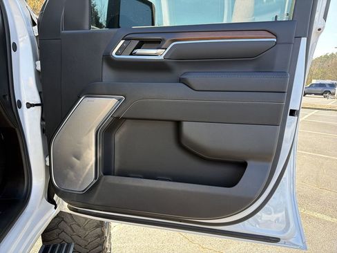 Used 2024 GMC Sierra 2500 Denali w/ Denali Reserve Package image 13