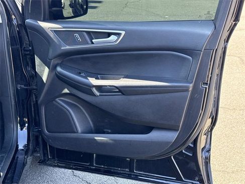 Used 2021 Ford Edge SEL w/ Convenience Package image 8