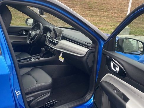 New 2026 Jeep Compass Limited image 27