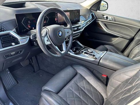 Certified 2023 BMW X7 xDrive40i w/ Climate Comfort Package image 9
