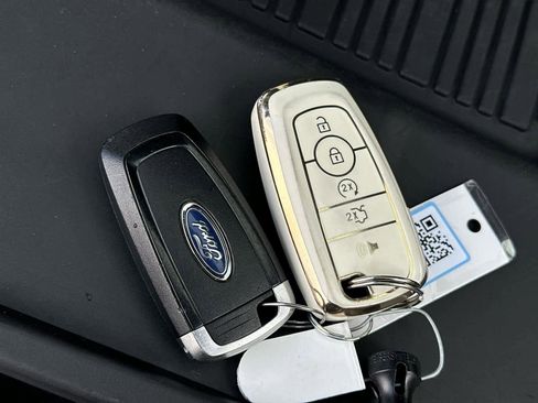 Used 2020 Ford Explorer Limited image 21