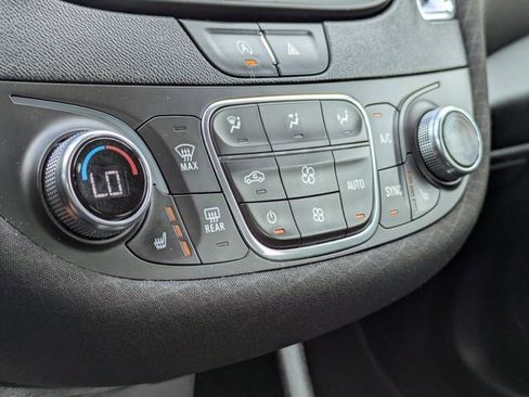 Used 2021 Chevrolet Malibu LT FWD image 40