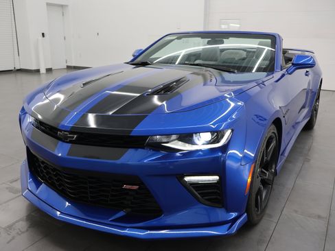 Used 2018 Chevrolet Camaro SS w/ LPO, Ground Effects Package RWD image 44