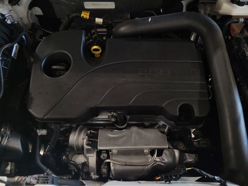 Used 2023 Chevrolet Equinox LS image 30