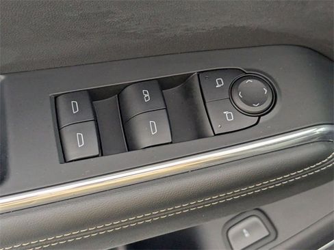 Used 2025 GMC Acadia Elevation image 12