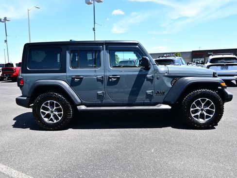 Used 2024 Jeep Wrangler Unlimited Sport AWD/4WD image 5