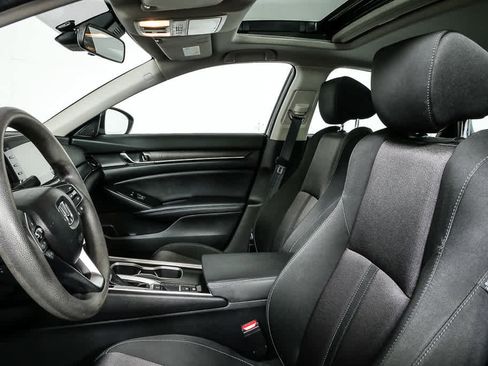 Used 2019 Honda Accord EX image 5