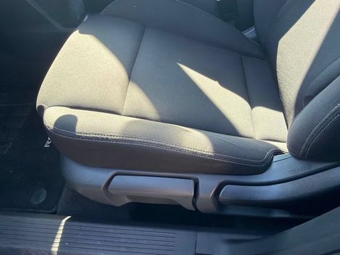 Used 2025 Nissan Rogue S AWD/4WD image 16