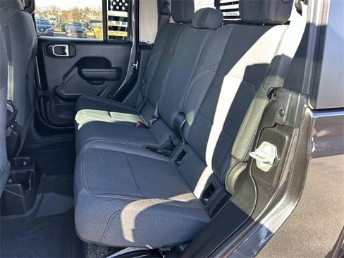 Used 2024 Jeep Gladiator Sport image 21