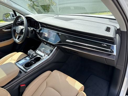 Used 2025 Audi Q7 3.0T Prestige image 14