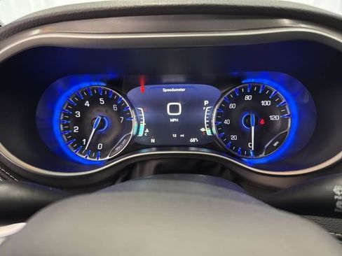 New 2026 Chrysler Pacifica Select image 13