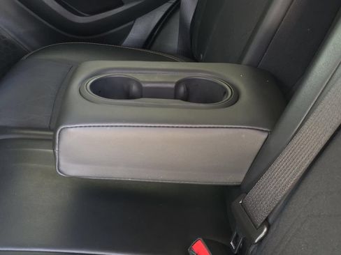 Used 2021 Chevrolet Trax LT w/ LT Convenience Package FWD image 10