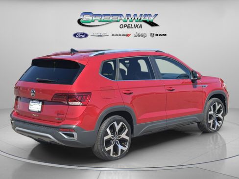 Used 2023 Volkswagen Taos SEL image 7